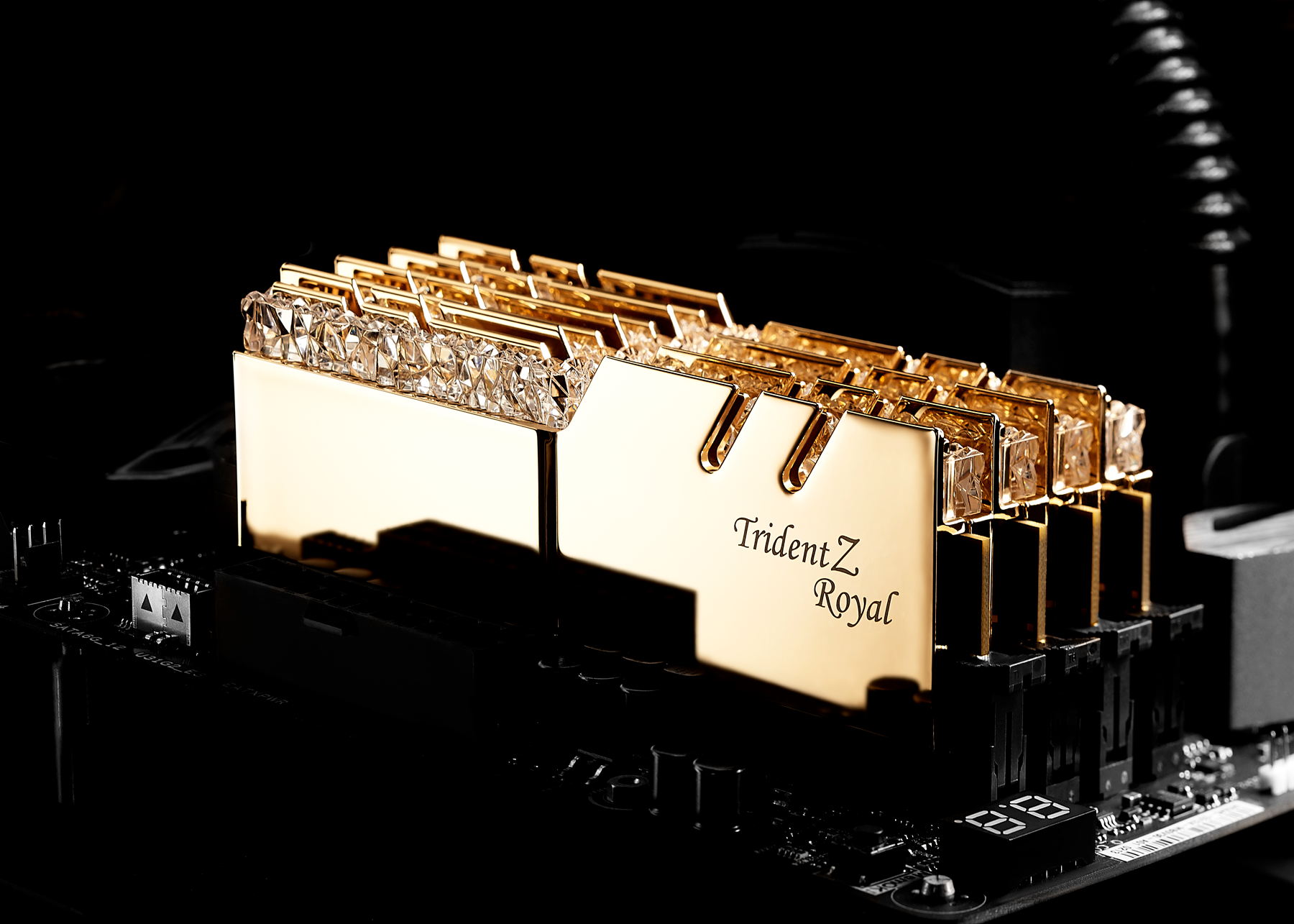 G Skill Launches Trident Z Royal RAM With Gold And Crystal Design PC 