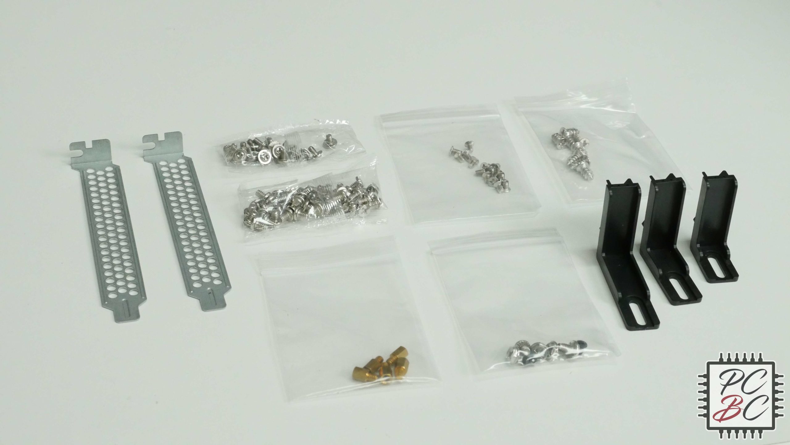 Inter-Tech 4088-S Review Test Schrauben