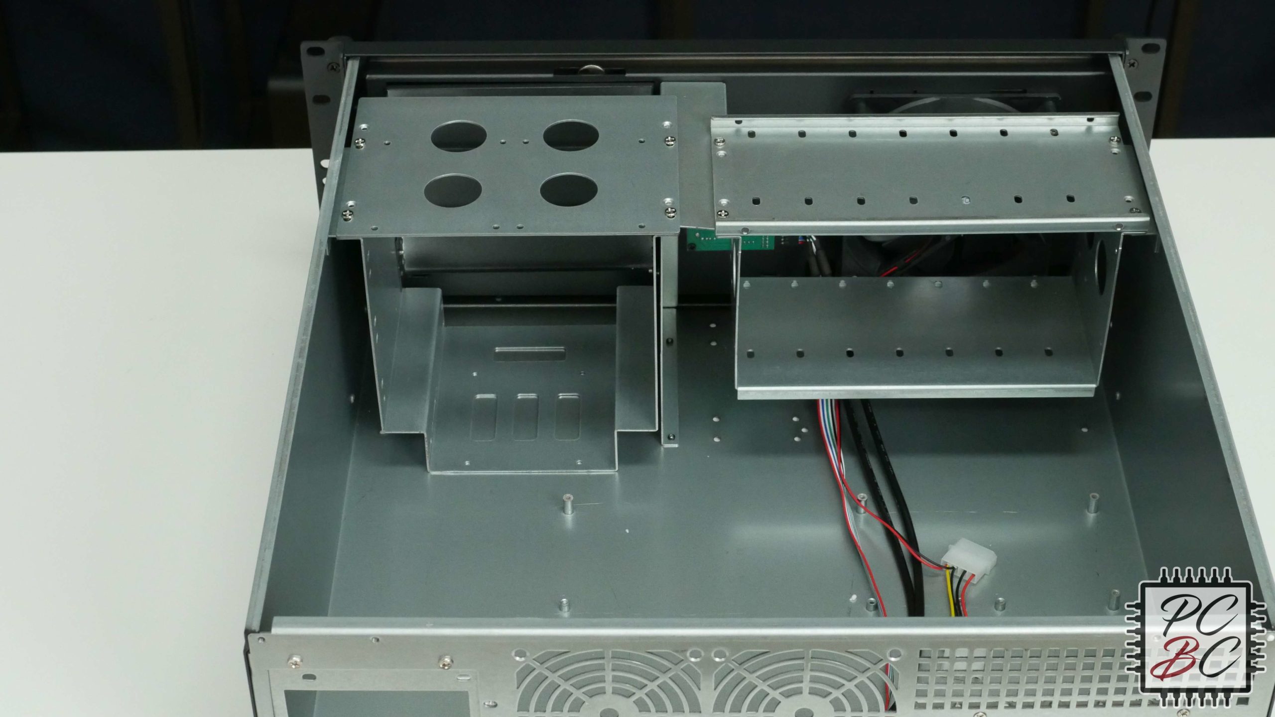 Inter-Tech 4088-S Review Test leeres Gehäuse