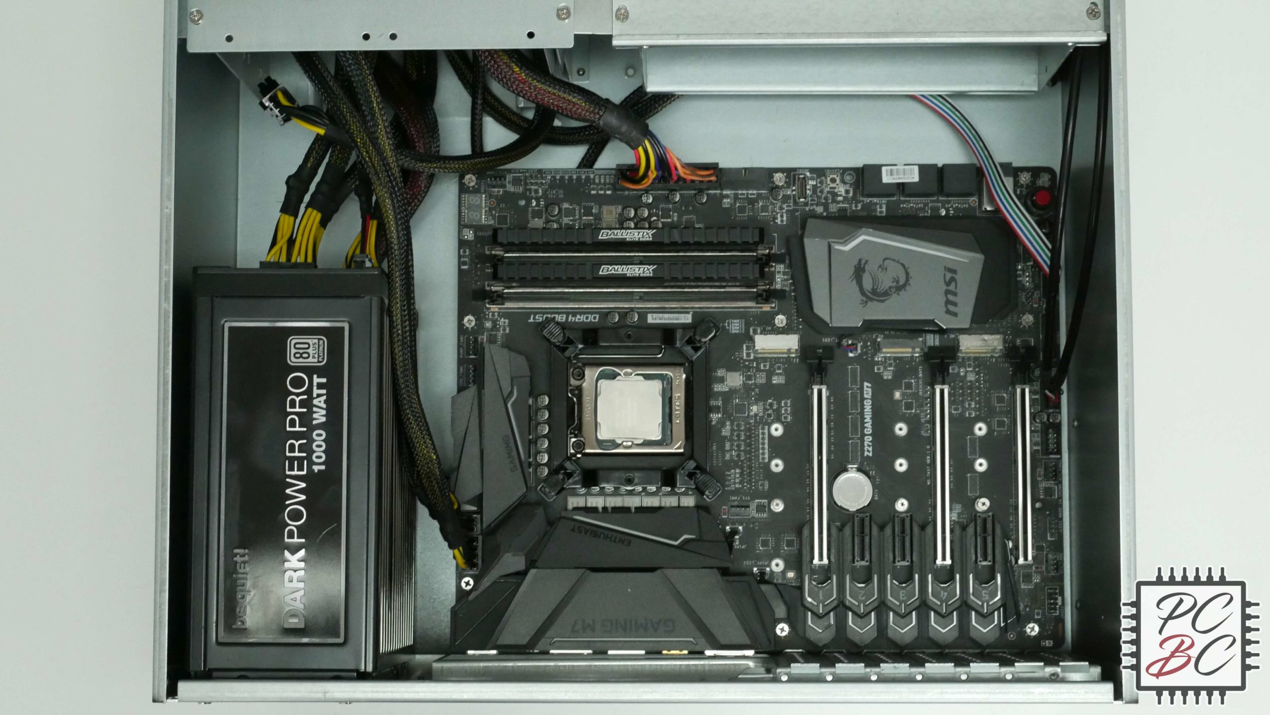 Inter-Tech 4088-S Review Test Netzteil und Motherboard verkabelt