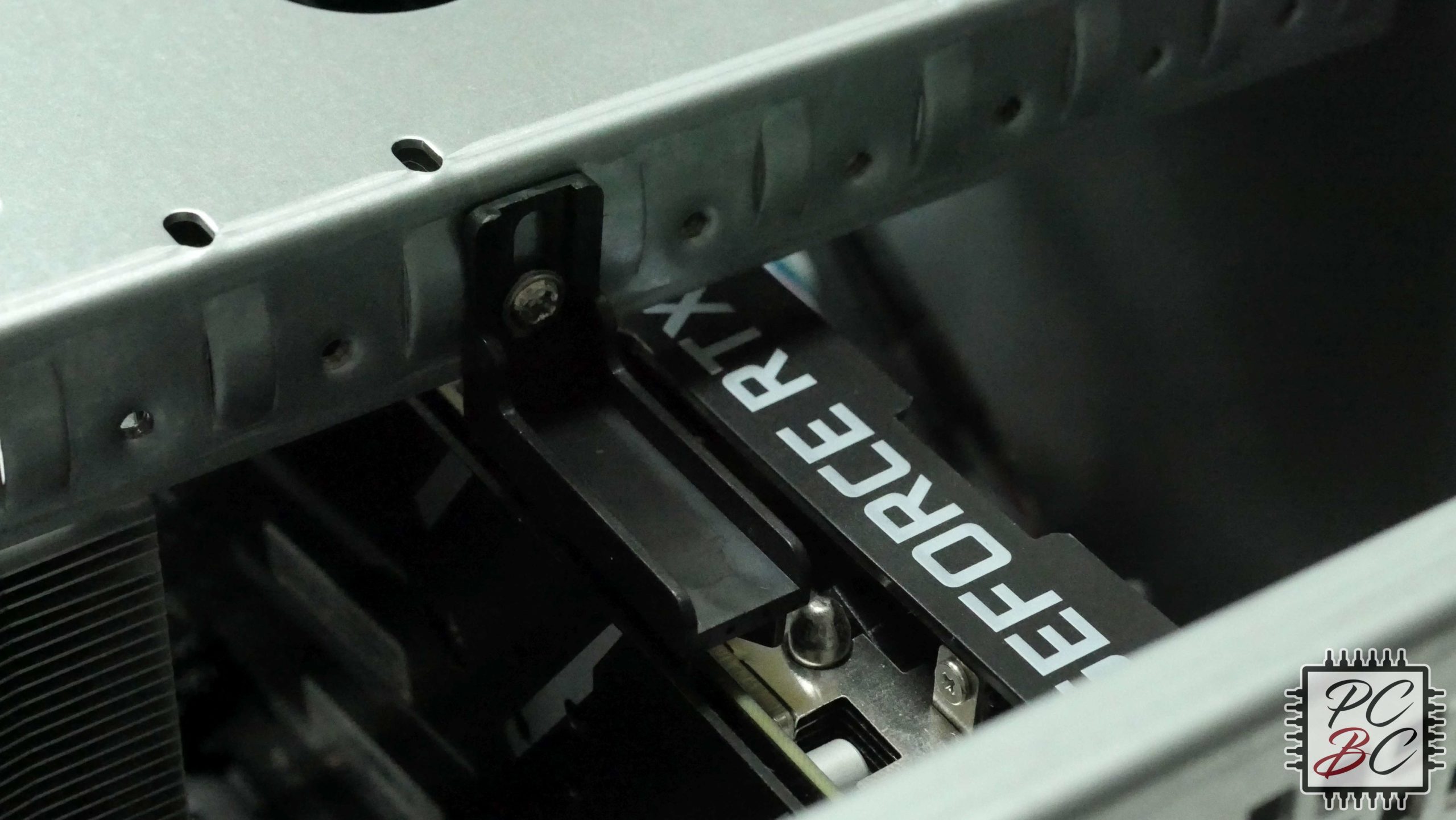 Inter-Tech 4088-S Review Test mit Slotkartenhalter