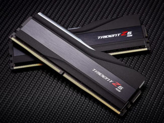 Zwei G.Skill Trident Z5 DDR5-Arbeitsspeichermodule auf Carbon-Untergrund